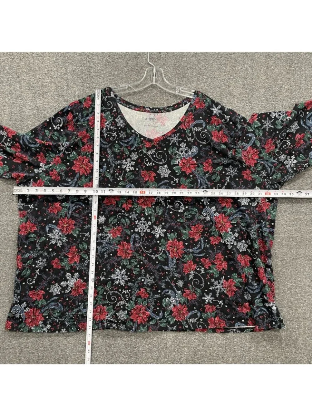 Catherines Top Womens 5X Dark Floral Christmas Holiday Winter Festive Poinsettia